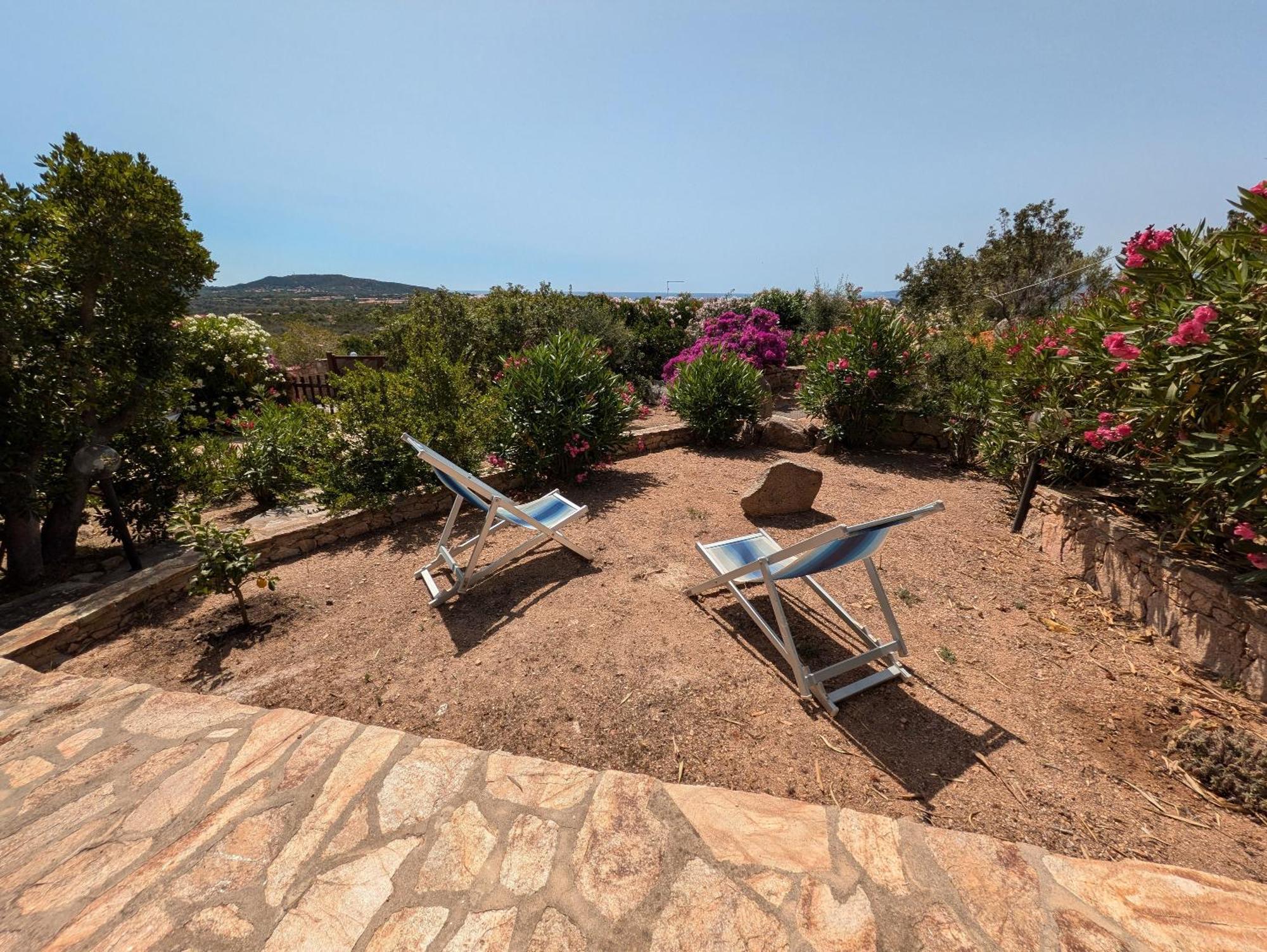 Villa Vista Mare Cala Ginepro Punta Molara Exterior photo