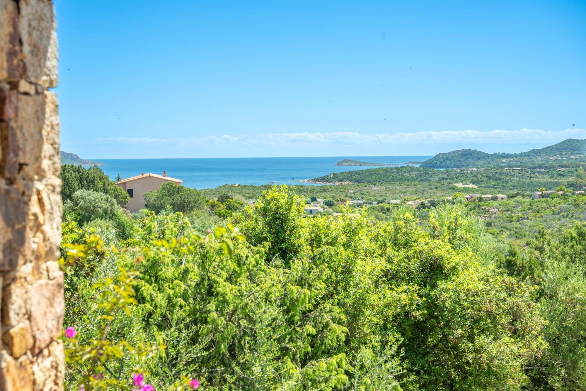 Villa Vista Mare Cala Ginepro Punta Molara Exterior photo